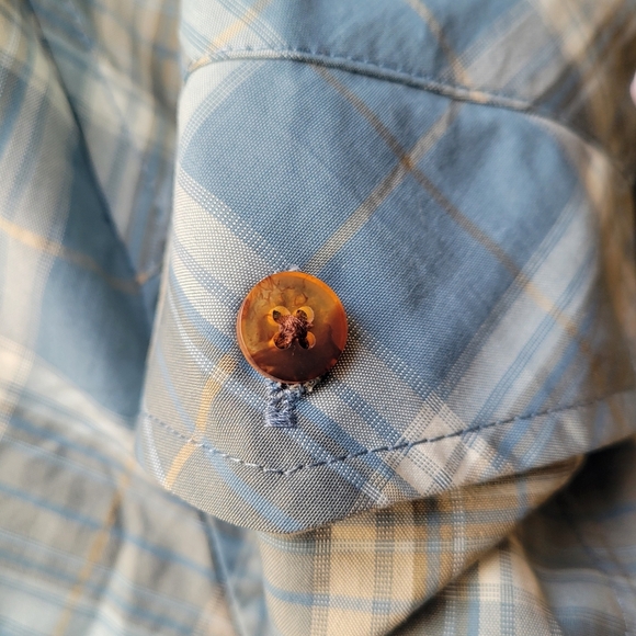 NEW LL Bean Shirt Mens Medium MULTIPLE POCKETS Blue White Button Up Vented Logo - Picture 11 of 13